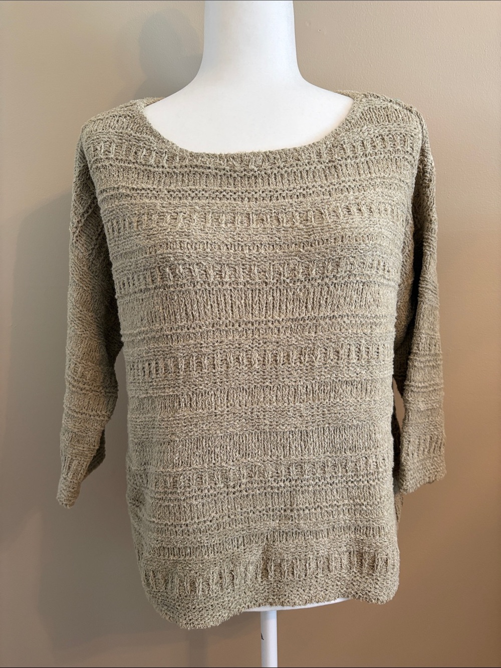 Women's Lightweight Scoopneck Knit Sweater - light celery